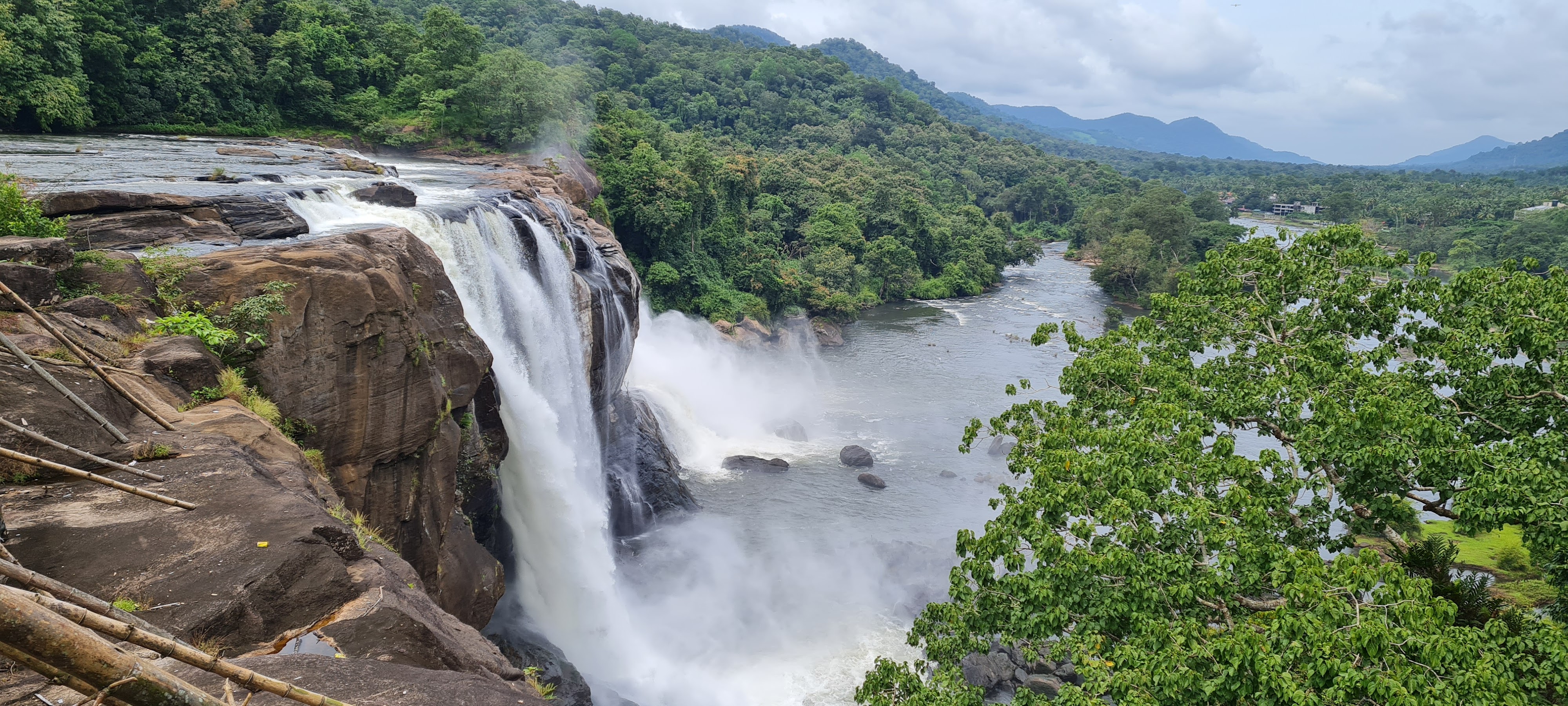 Athirappilly, Kerala — Waterfall